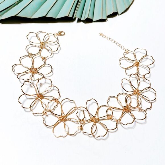 Gold flower choker S227 - Picture 2 of 3